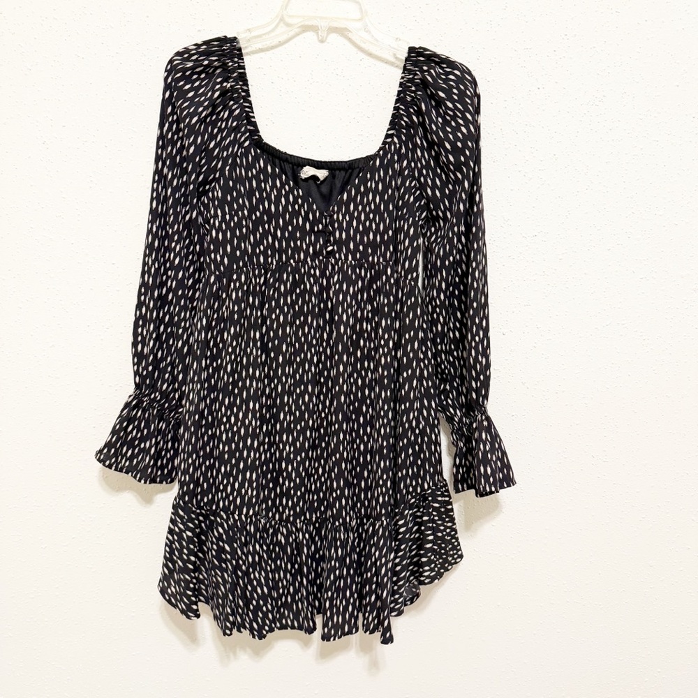 Black and White Dot Pattern Long Sleeve Dress